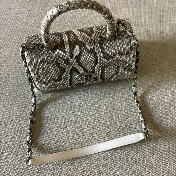 Authentic Chanel python - Picture 10 of 16